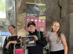 Schulhund-AG übergibt Gorilla-Boxen